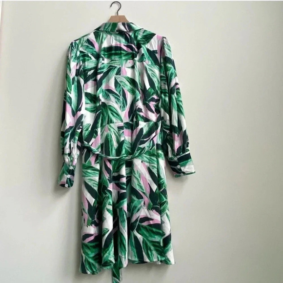New BeautiCurve X Lane Bryant Palm Leaf Print ShirtDress
Button Dress Size 22 - Picture 4 of 15